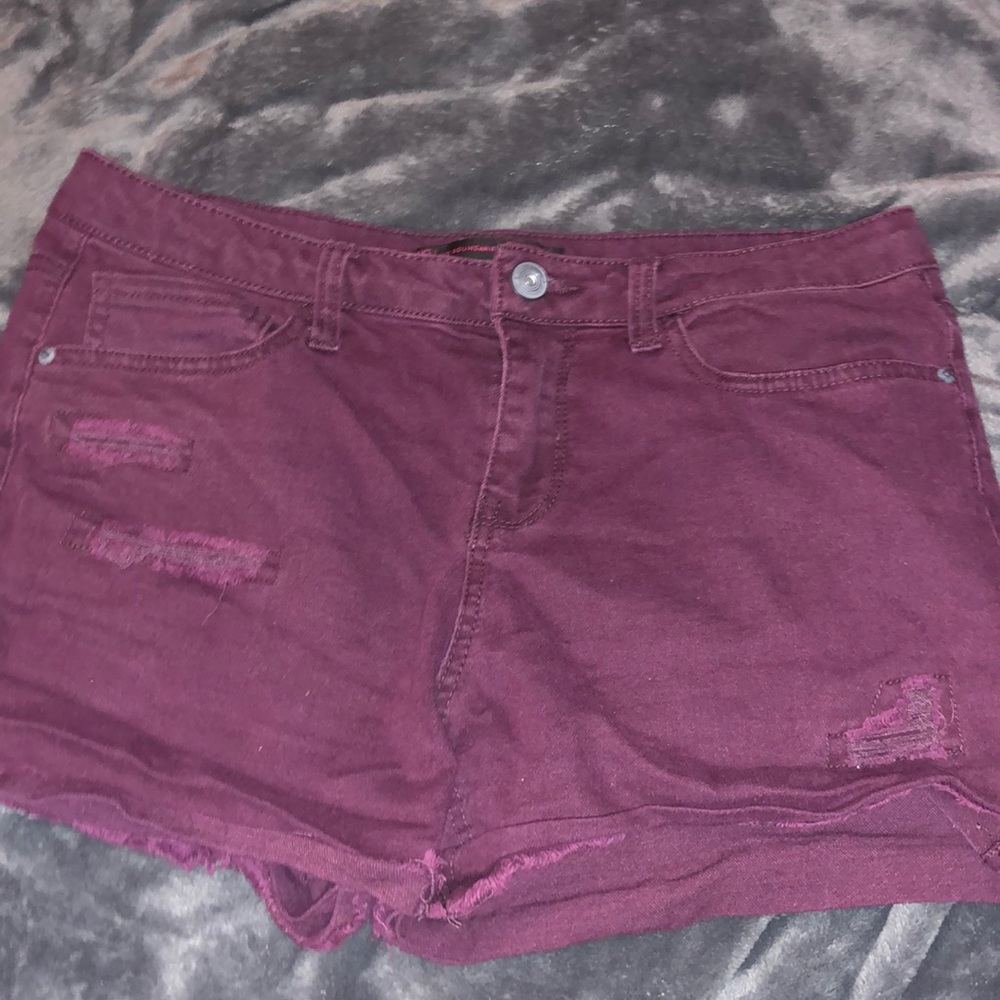 Ripped Jean shorts 🩳